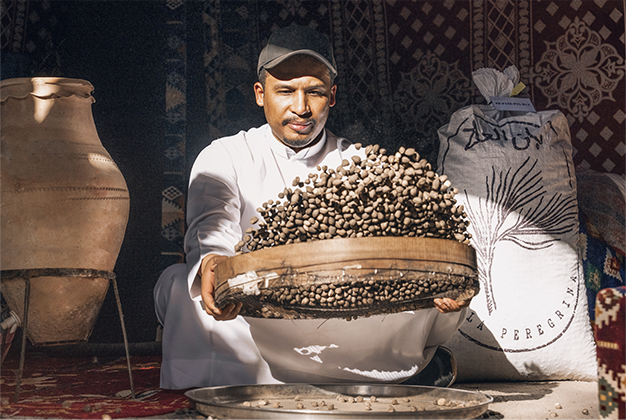 La production des gammes de cosmétiques d'AlUla Peregrina™ est le fruit du travail des fermiers locaux et d'une culture maîtrisée. 