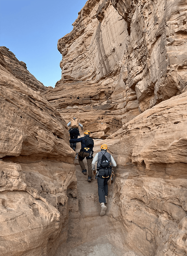 Mission escaladant le site dUmm Daraj