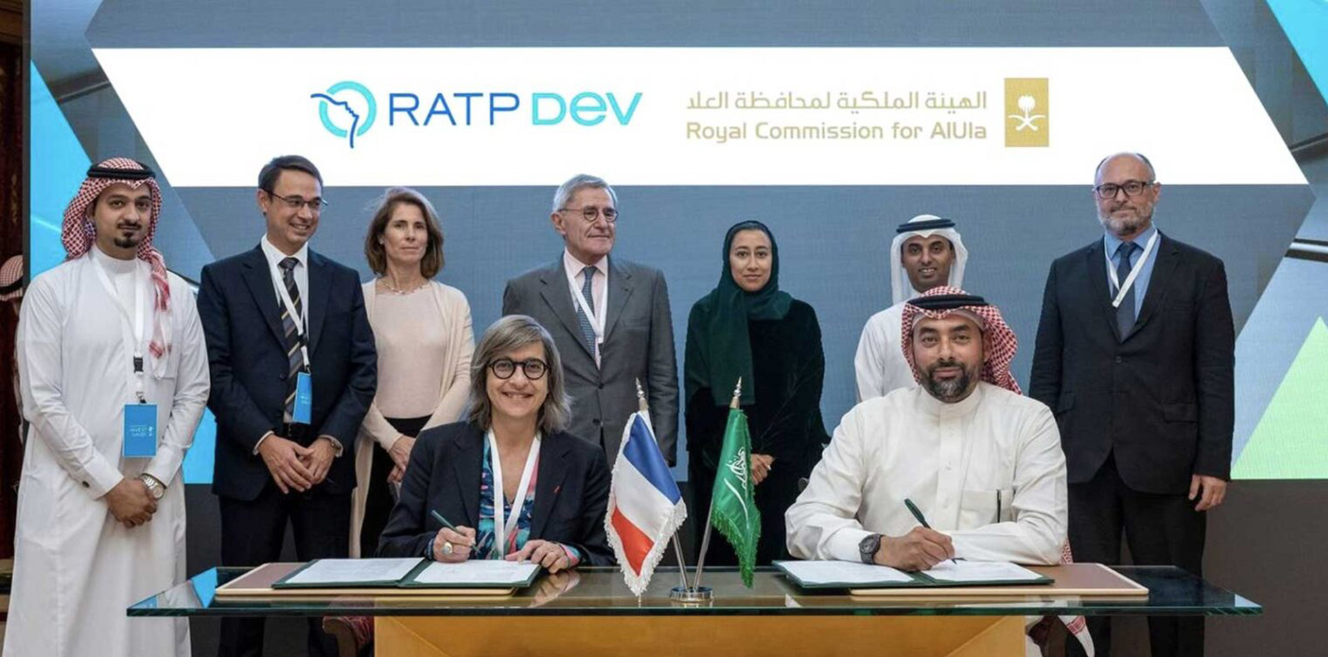 signature de l'accord entre RATP DEV et la RCU